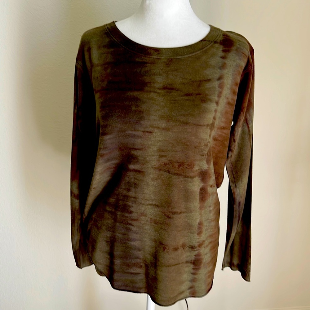 Nally & Millie cotton shirt. Green and brown tie die. Size M.